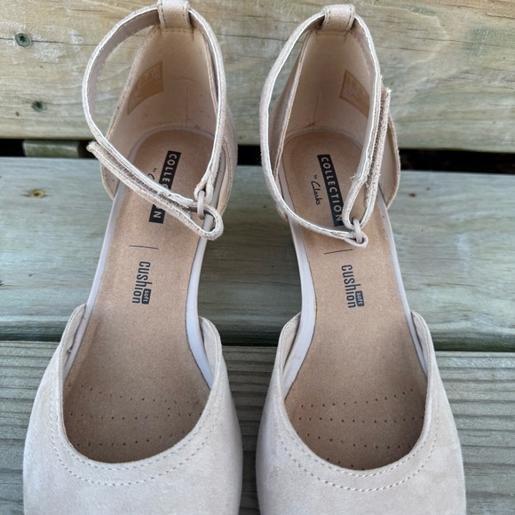 Clarks Suede Wedge Sandal Flores Raye Leather Ankle Strap Open Toe Sand Size 6.5 - Picture 12 of 15